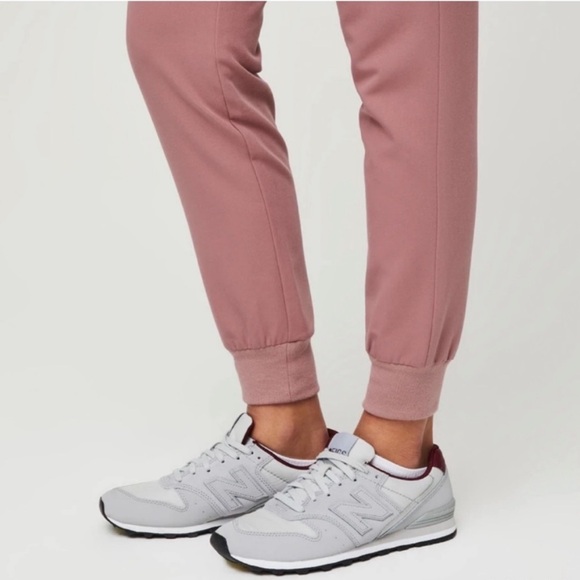 Figs Zamora Scrub Jogger Mineral Mauve - Picture 3 of 10